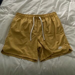 Men’s Nike Woven Shorts (Large)